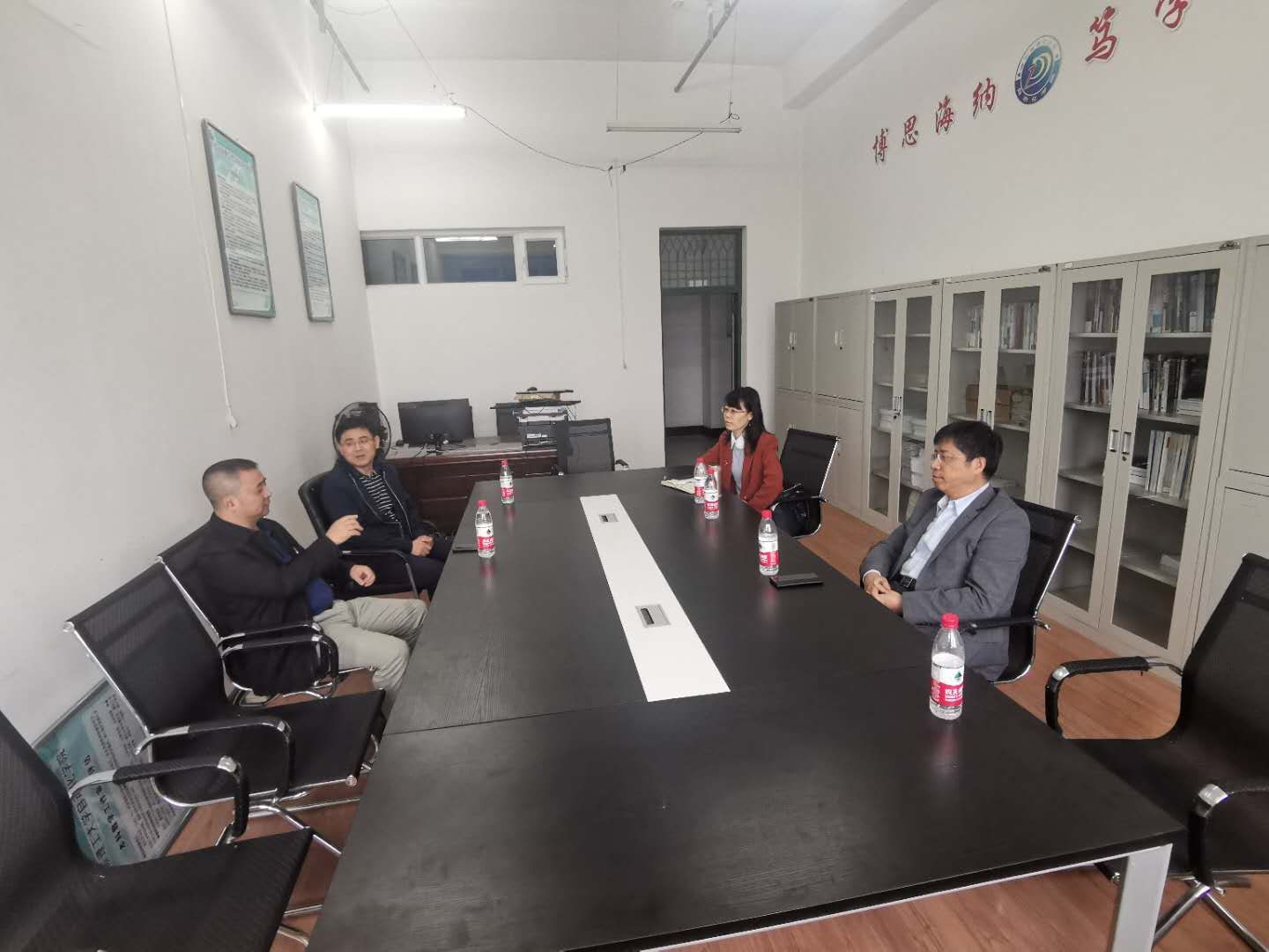 我校鄭云輝校長應(yīng)邀參加哈爾濱理工大學(xué)70周年校慶并就工業(yè)機器人項目與自動化學(xué)院專家深度交流(圖6) 我校鄭云輝校長應(yīng)邀參加哈爾濱理工大學(xué)70周年校慶并就工業(yè)機器人項目與自動化學(xué)院專家深度交流(圖6)